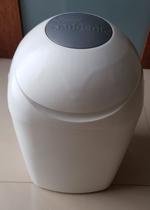 Pojemnik na zużyte pieluchy z wkładami