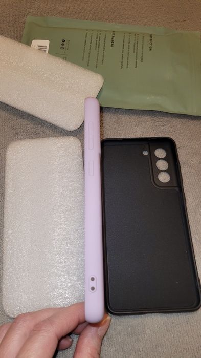 Etui  SAMSUNG Galaxy S 21 fe
S21 FE 5G 6/128GB 6.4" 120Hz..