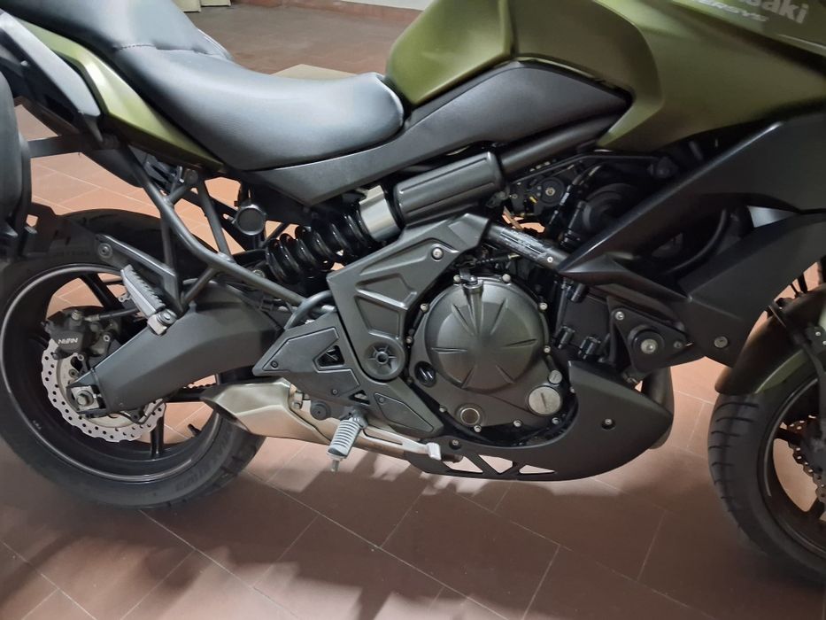 Kawasaki versys 650 com 3 malas