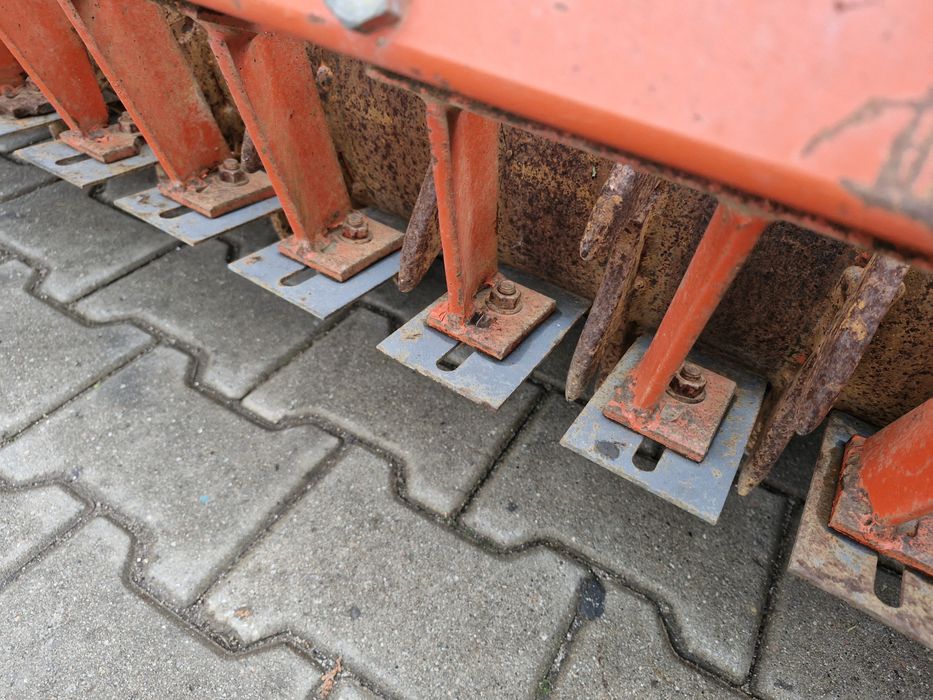 Brona aktywna Agregat aktywny KUHN Belrecolt HRB 302 Wał Packera Hydro