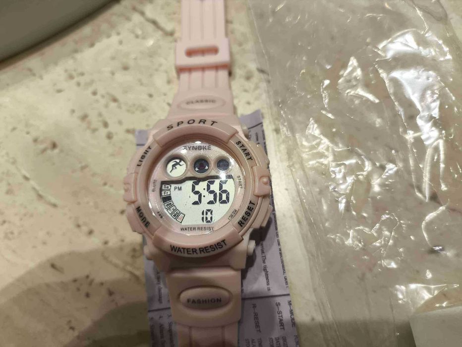 Nowy różowy zegarek elektroniczny Synoke - gumowy pasek