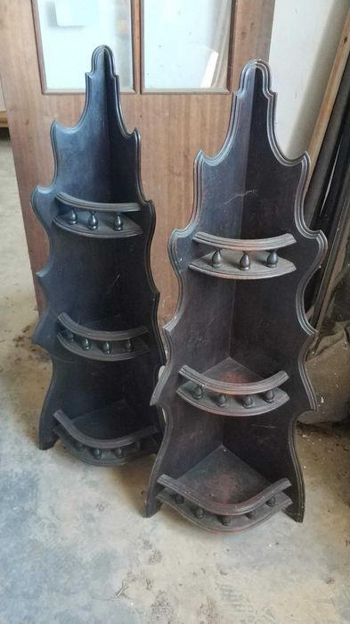 Cantoneiras em castanho