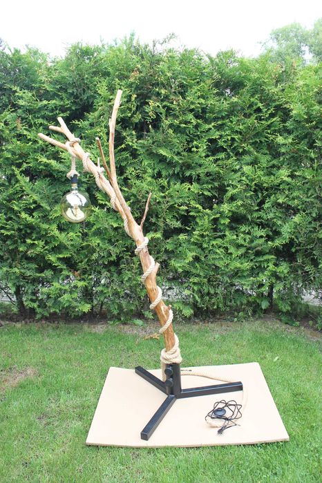 Lampa stojąca, drewniana