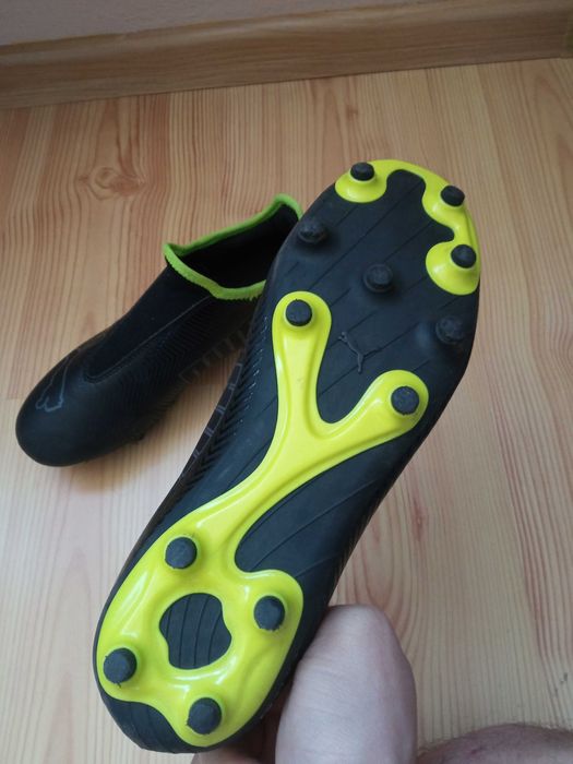 Buty piłkarskie korki PUMA dla chłopca