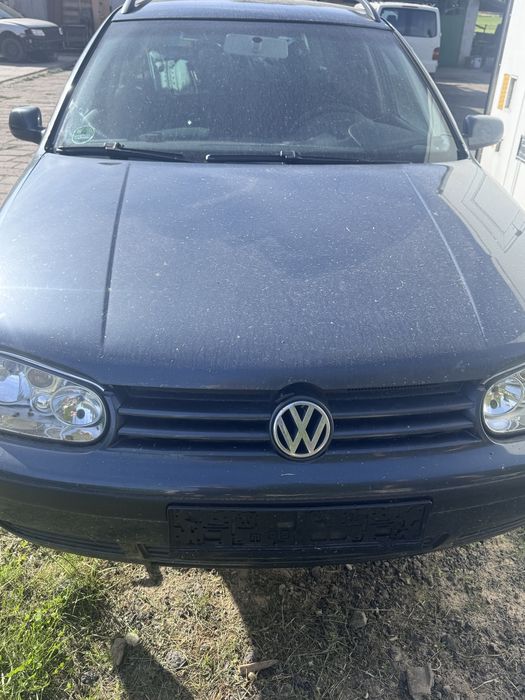 Golf 4 1,6 FSI, na części