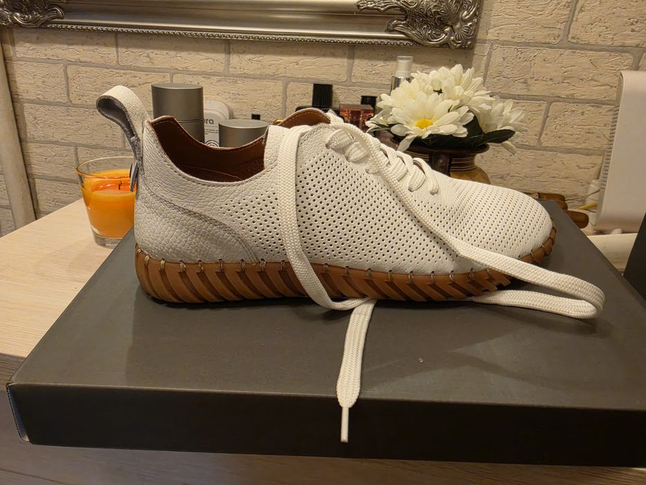 Białe eleganckie buty BRAVELLI sneakers nowe włoskie 41 skóra