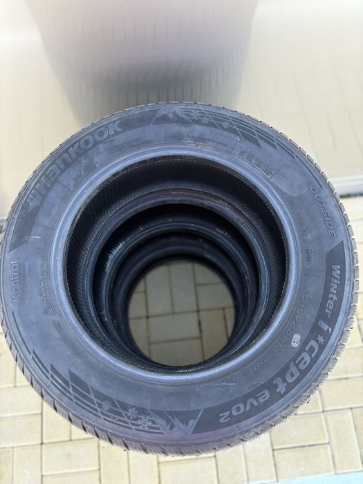 Продам шини 215/60/16  Hankook