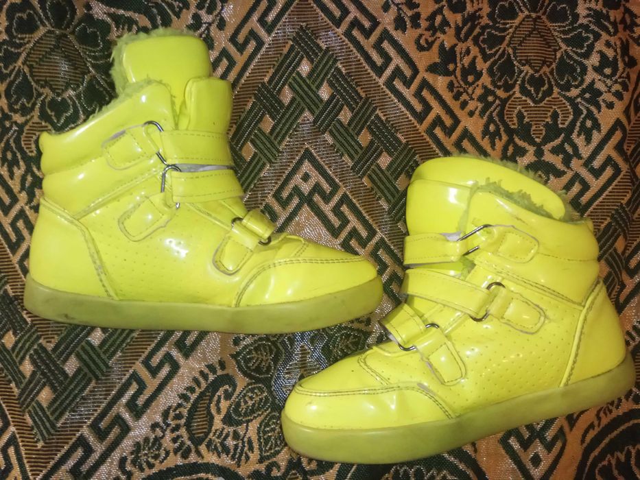 Ботиночки на девочку утепленные K. K. Bear р. 30 и слипоны  р. 27