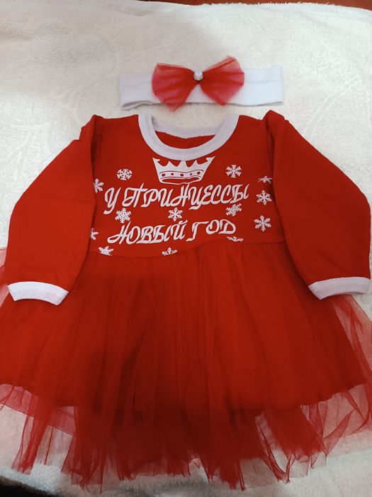Новорічна сукня для дівчинки.