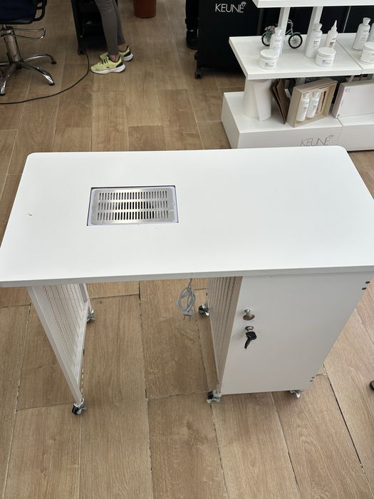 Mesa de manicure c/ aspirador embutido