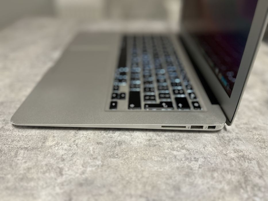 Macbook Air A1466 Intel Core i7