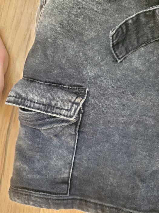 Krótkie szorty jeansowe z paskiem