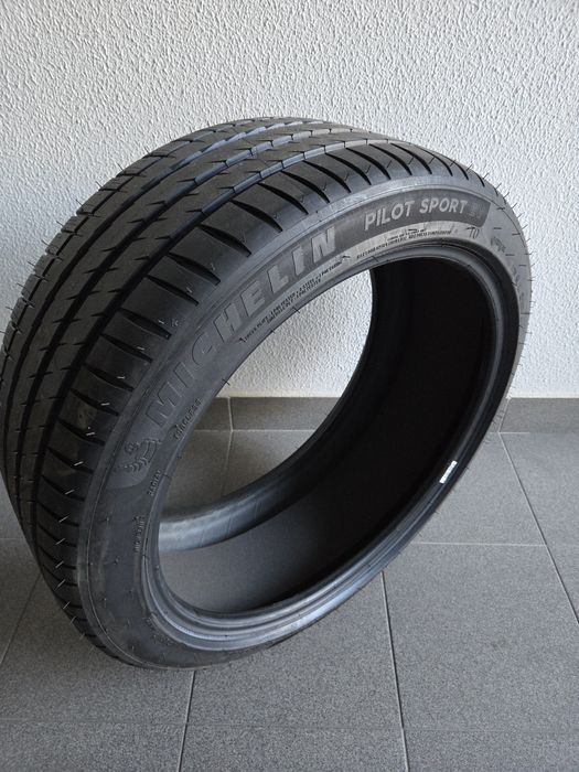 Michelin Pilot Sport EV R20