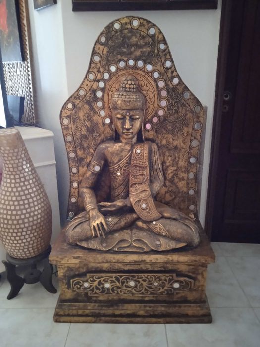 Estatua de Buda em madeira