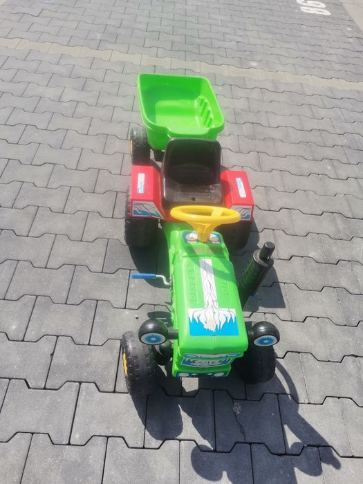 Traktor traktorek na pedały z przyczepką dla dziecka