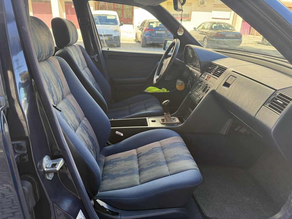 Mercedes-Benz C 220D AC Nacional Excelente