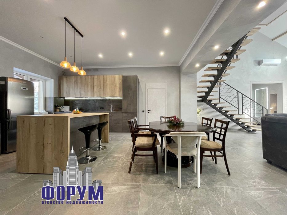 Продам новый дом 280 кв.м. Бородинский мкрн.183000  у.е.