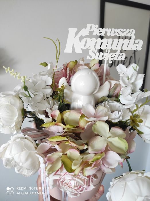 Flower box Komunia Święta aniolek kwiaty sztuczne