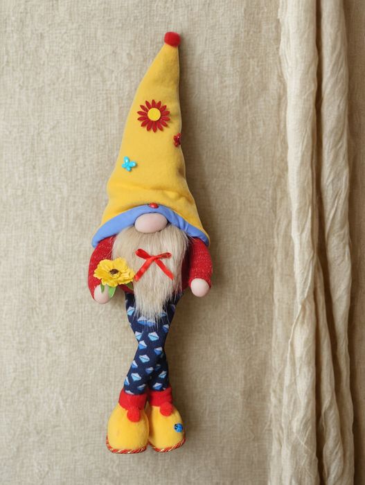 Яскравий гном ручної роботи