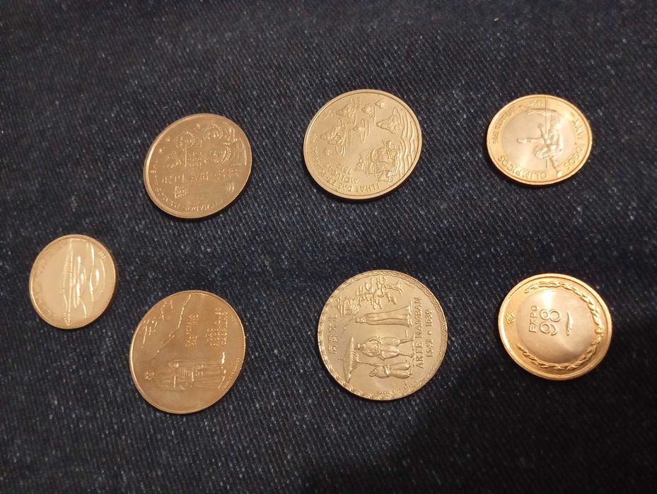 Coleccao de moedas comemorativas de 200 e 500 escudos