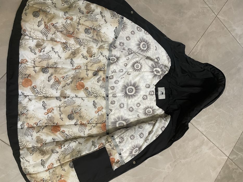 Продам теплу куртку для дівчинки