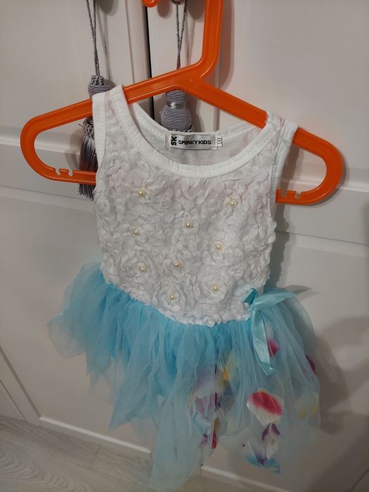 Sukieneczka elegancka 86/92 tiul nowa płatki róż na lato