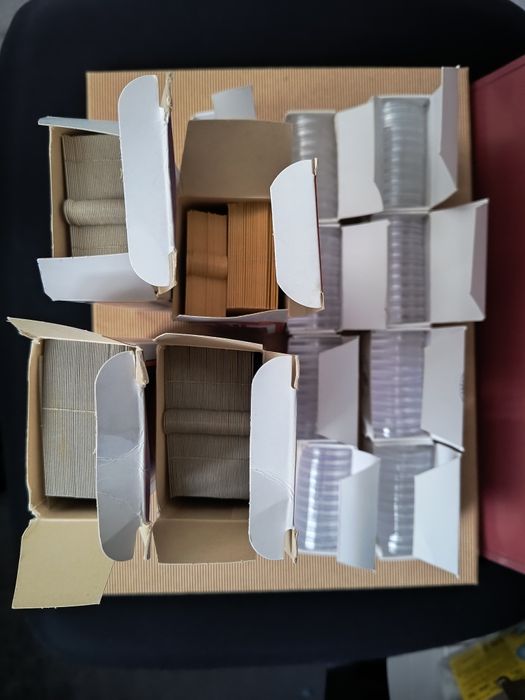 Kapsle na monety 32mm, 29mm, 27mm zestaw plus holdery kartoniki