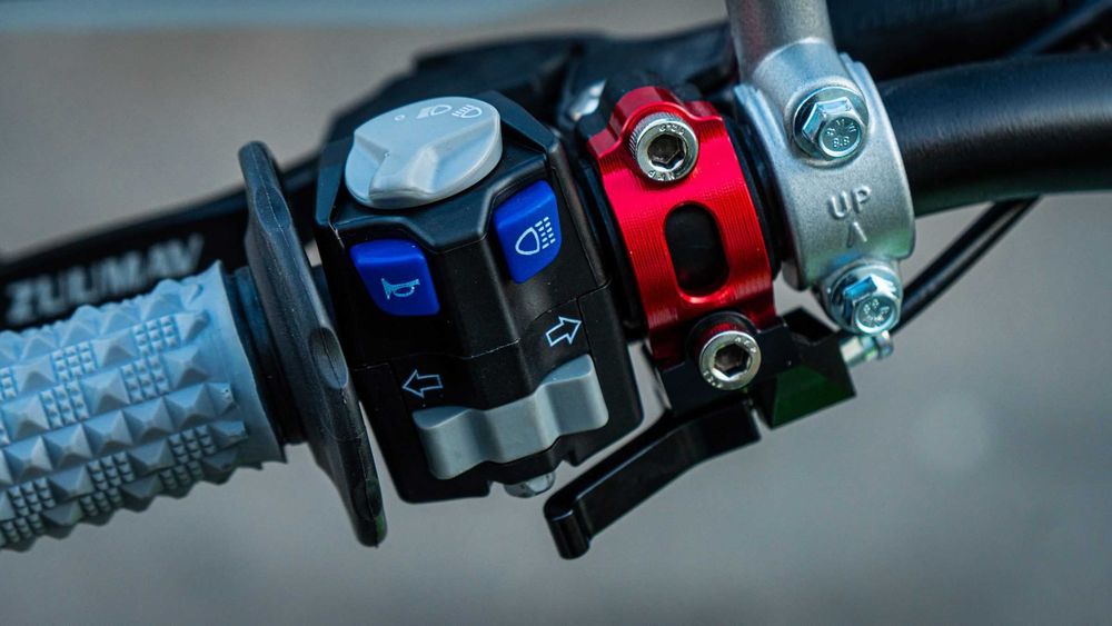 Мотоцикл GEON Dakar
GNC 300