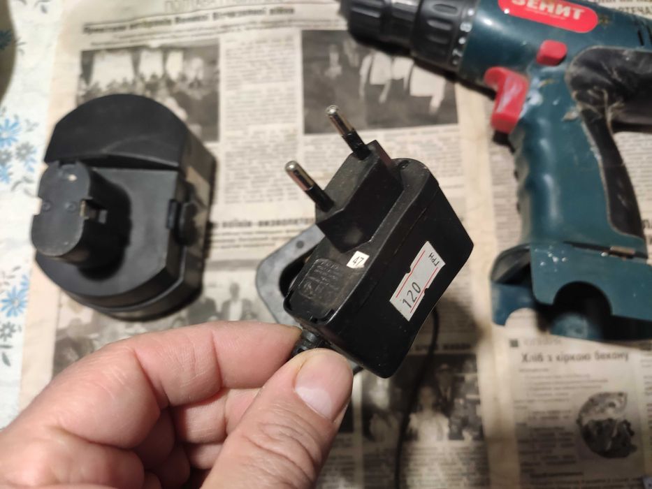 Шуруповерт аккумуляторный ЗША-12 и зарядное устройство ОЛХ доставка