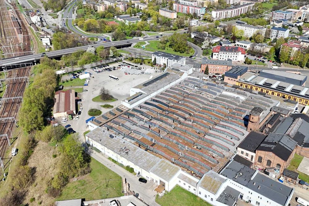 Hala magazyn na parterze ok 2000m2  Stradom