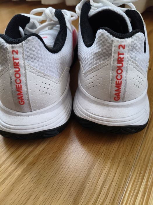 Tênis Adidas Gamecourt 2.0, tamanho 43 & 1/3, como novos pois deixaram de servir. Entrego em mão na zona do Parque das Nações  ou Benfica.