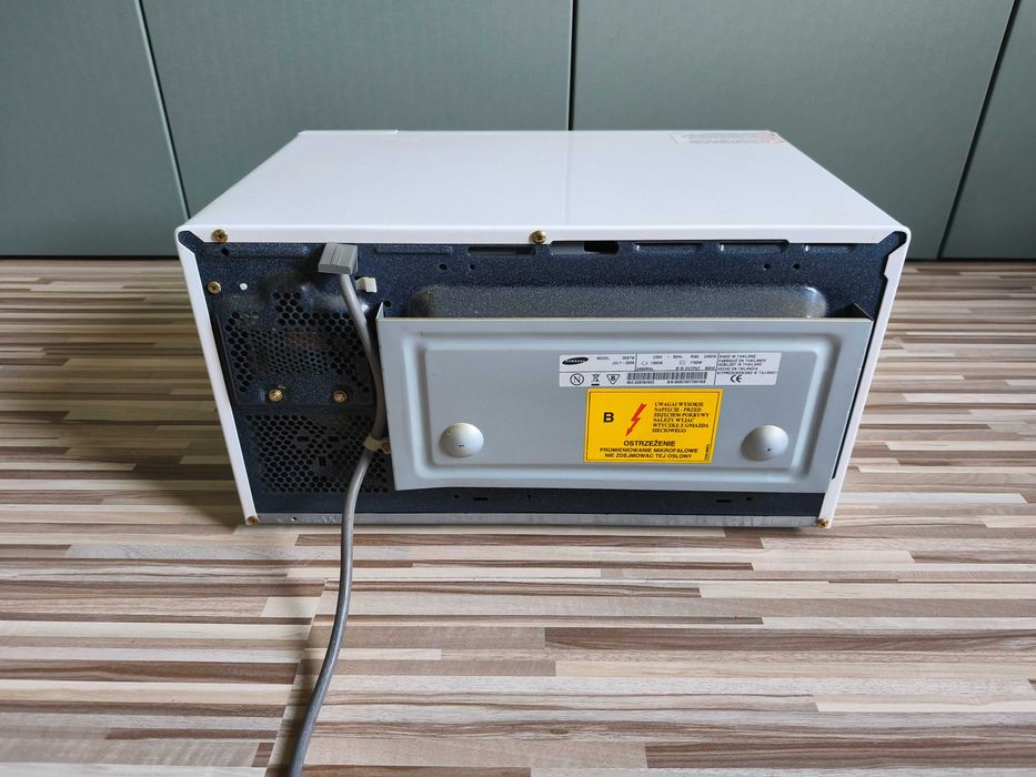 Kuchenka mikrofalowa mikrofalówka + rozmrażanie Samsung GE87W