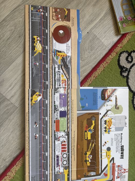 Дитяча книга про будівницво літаків, мостів, метро з рухомими елемента