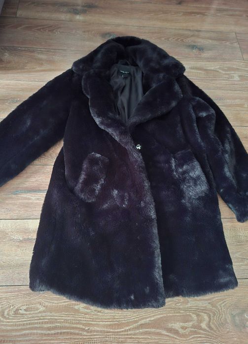 futrzany płaszcz New look