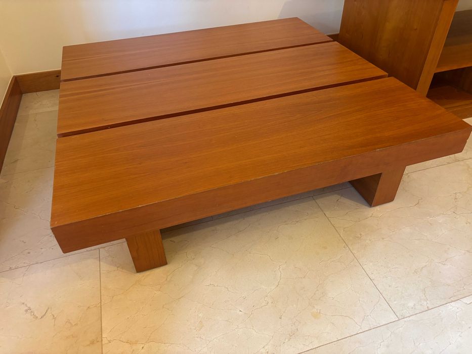 Mesa de centro em madeira