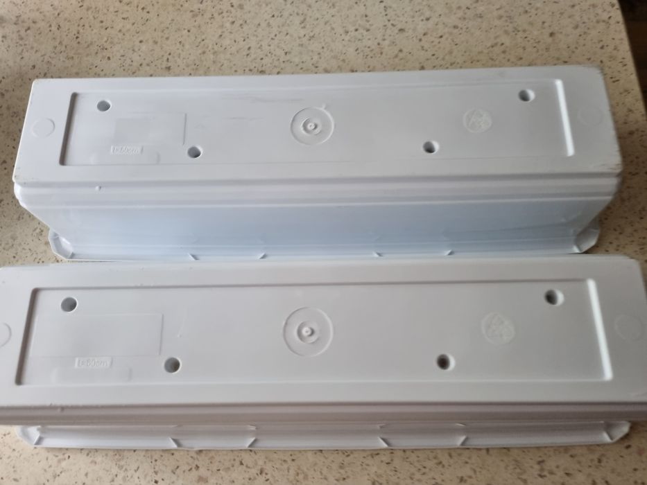 Doniczki skrzynki balkonowe 2 sztuki używane