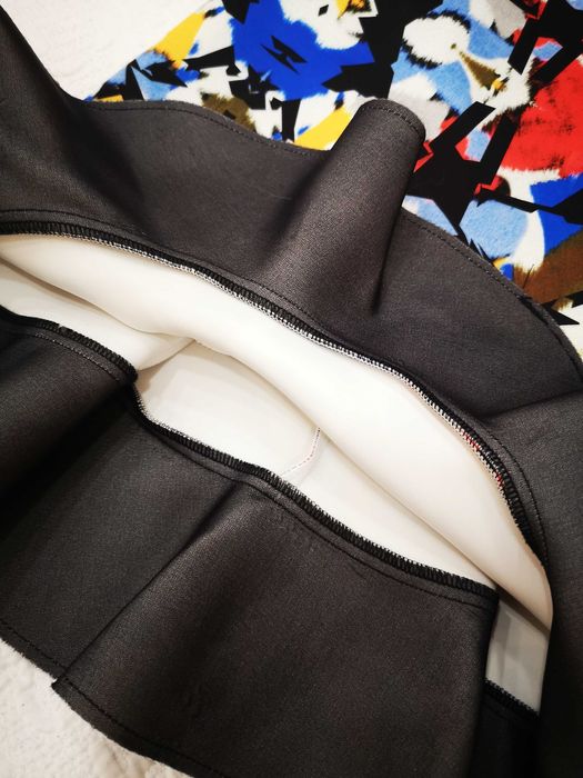 Piankowa sukienka Pinko