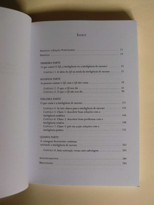Inteligência de Sucesso
de Robert J. Sternberg