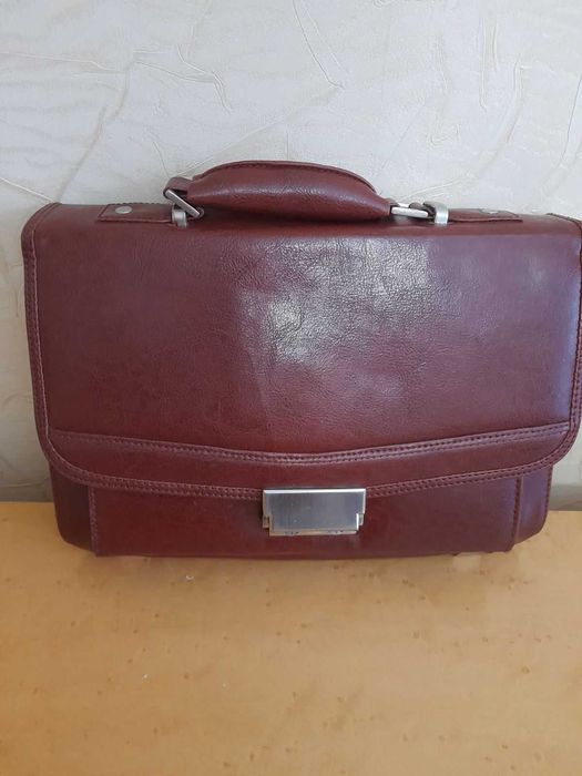 Барсетка шкіряна чоловіча.