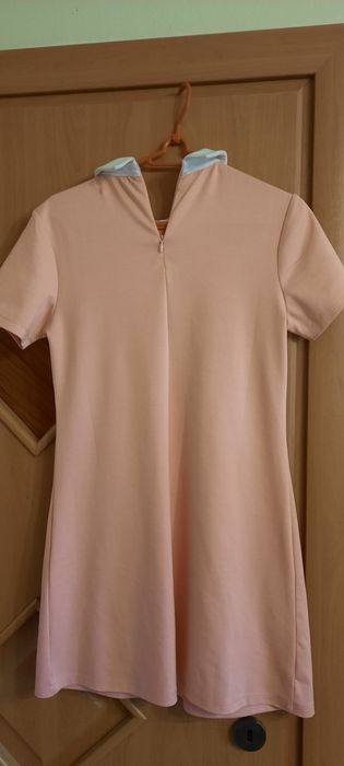 Sukienka łososiowa z kołnierzem elegancka r.158-164
