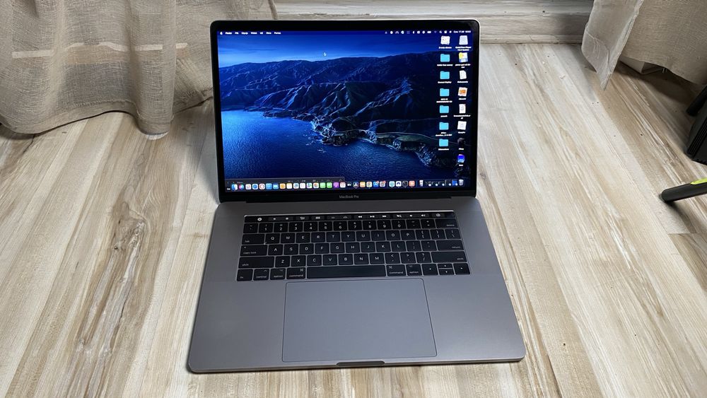 Macbook Pro 15” A1707 Dysk 1 TB Radeon Pro 560 4 GB Touchbar