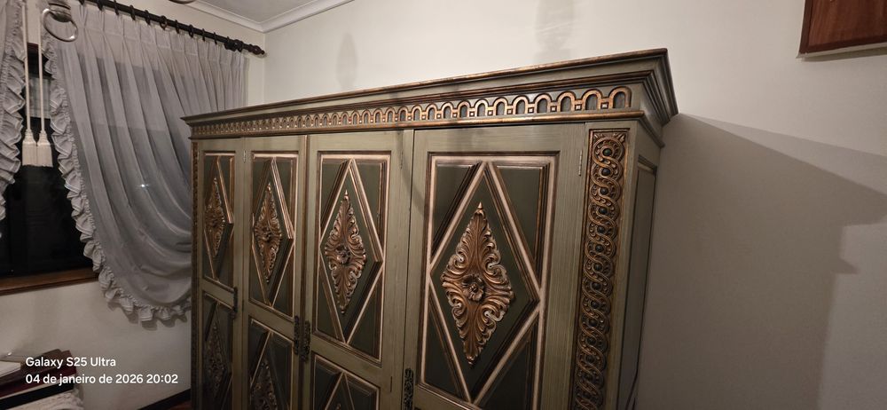 Roupeiro clássico antigo 2,10 mt largura