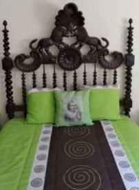 Mobília vintage de século (Leões)