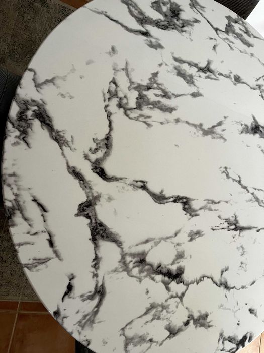 Mesa de jantar com efeito de mármore para 5/6 pessoas D120 + 4 cadeiras