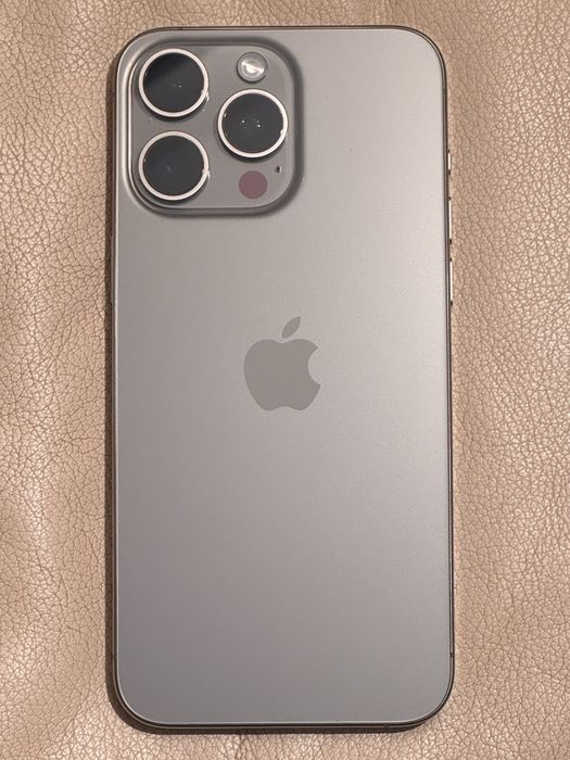 Iphone 15 Pro Max 256 gb. Sim + e Sim.