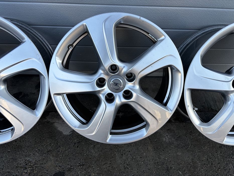 Alufelgi Opel +czujniki 17 cali 5x110 et44 7j