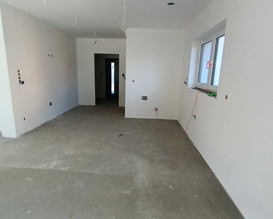 DOM z Garażem, Duży Taras, Ogród