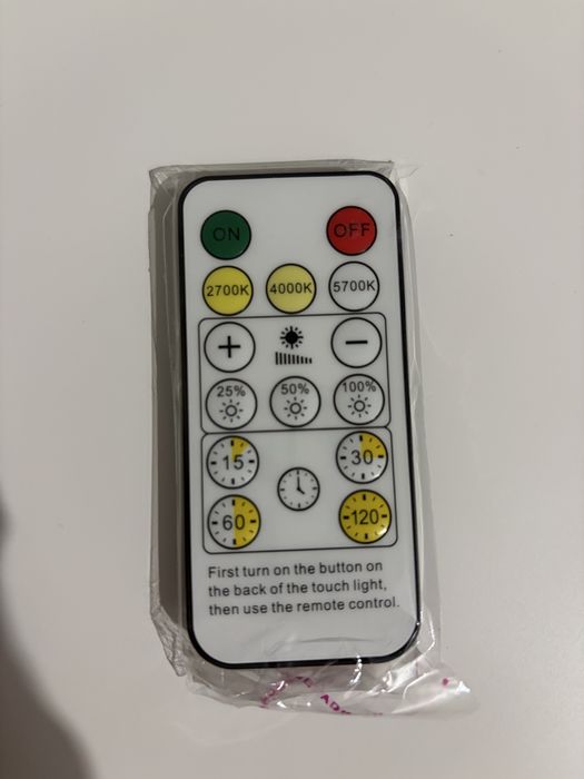 Lampka kinkiet na ścianę pilot bateria