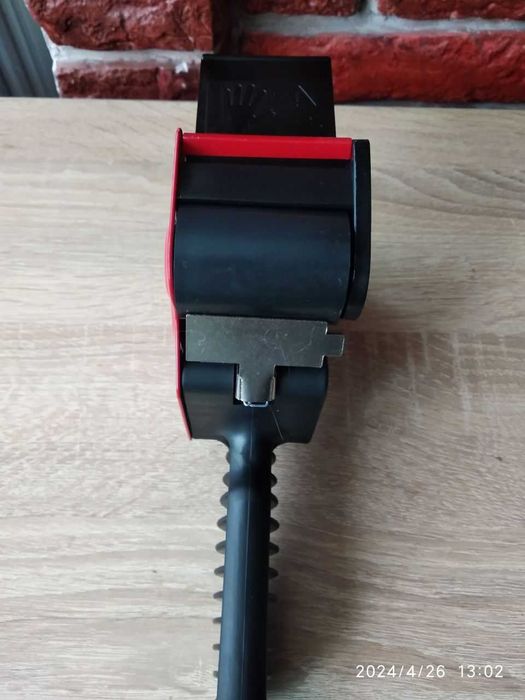 Диспенсер для скотча