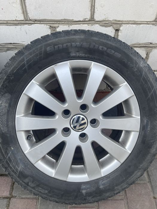 Диски оригінальні passat r16 з зимовою гумою kapsen